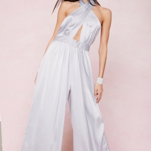Nwt nasty gal oh what a night satin halter jumpsuit pale blue silver size 6 - Picture 2 of 14